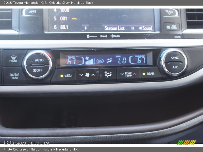 Celestial Silver Metallic / Black 2018 Toyota Highlander XLE