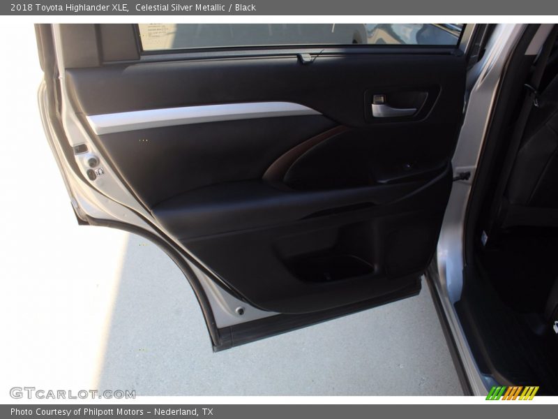 Celestial Silver Metallic / Black 2018 Toyota Highlander XLE