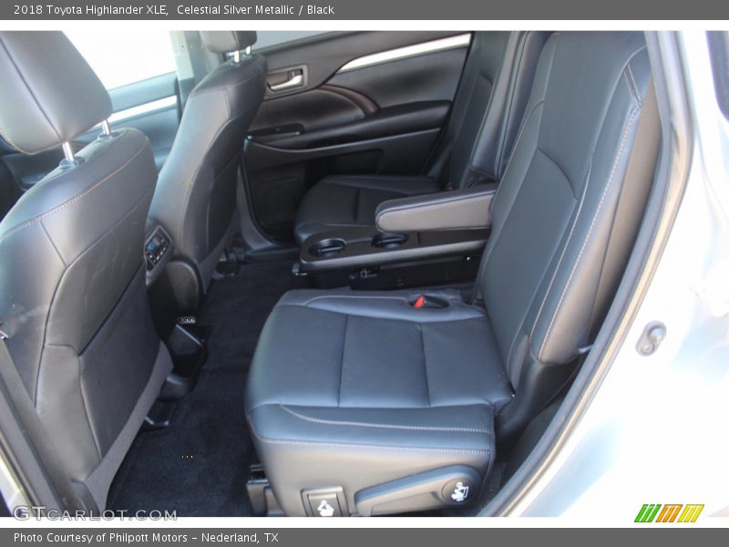 Celestial Silver Metallic / Black 2018 Toyota Highlander XLE