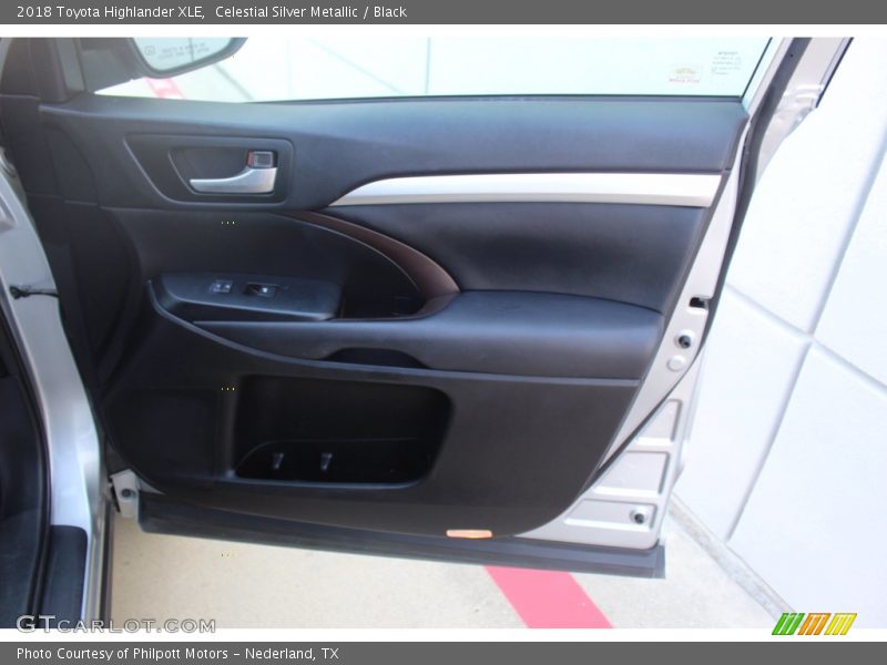 Celestial Silver Metallic / Black 2018 Toyota Highlander XLE