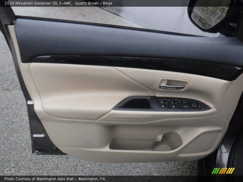 Door Panel of 2016 Outlander SEL S-AWC