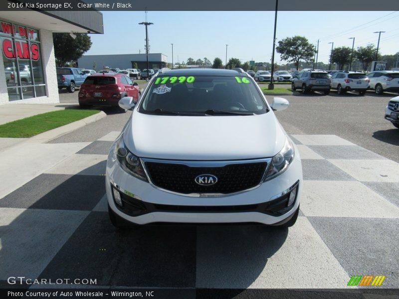 Clear White / Black 2016 Kia Sportage EX