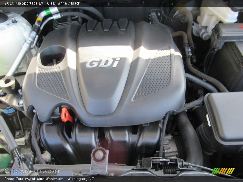 Clear White / Black 2016 Kia Sportage EX