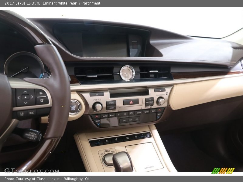 Eminent White Pearl / Parchment 2017 Lexus ES 350