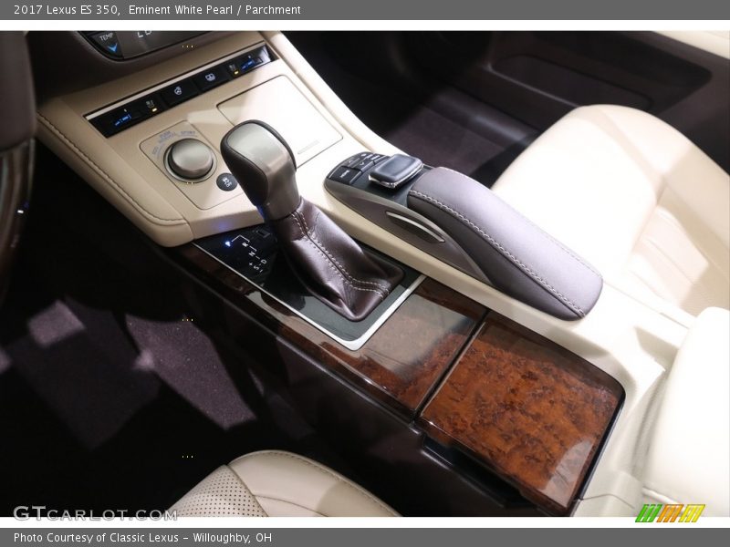 Eminent White Pearl / Parchment 2017 Lexus ES 350