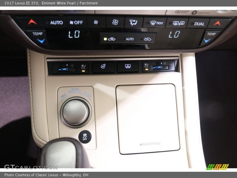 Eminent White Pearl / Parchment 2017 Lexus ES 350
