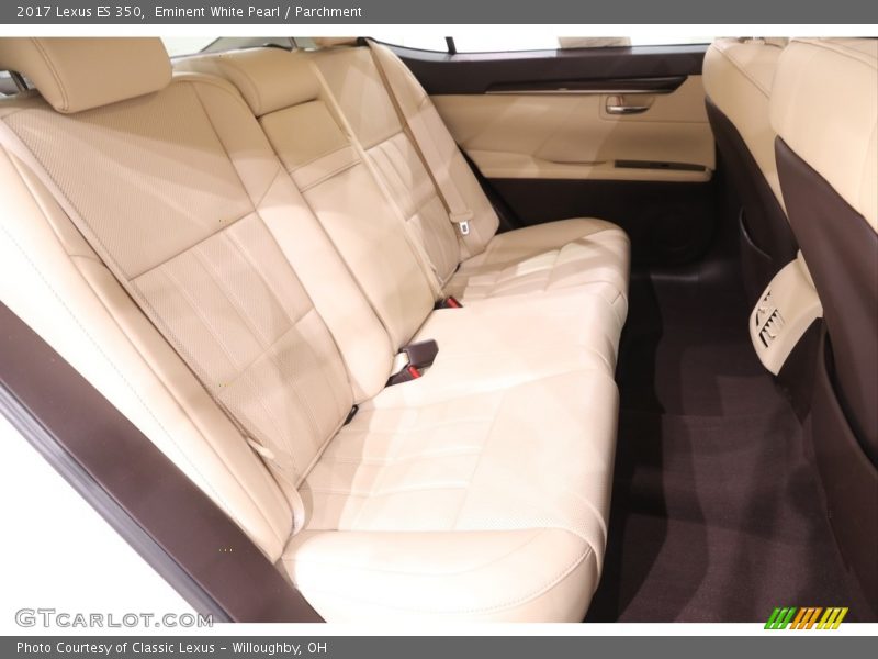Eminent White Pearl / Parchment 2017 Lexus ES 350