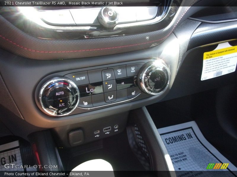 Mosaic Black Metallic / Jet Black 2021 Chevrolet TrailBlazer RS AWD