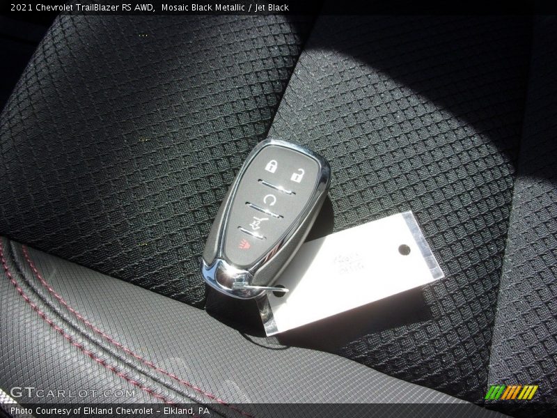 Mosaic Black Metallic / Jet Black 2021 Chevrolet TrailBlazer RS AWD