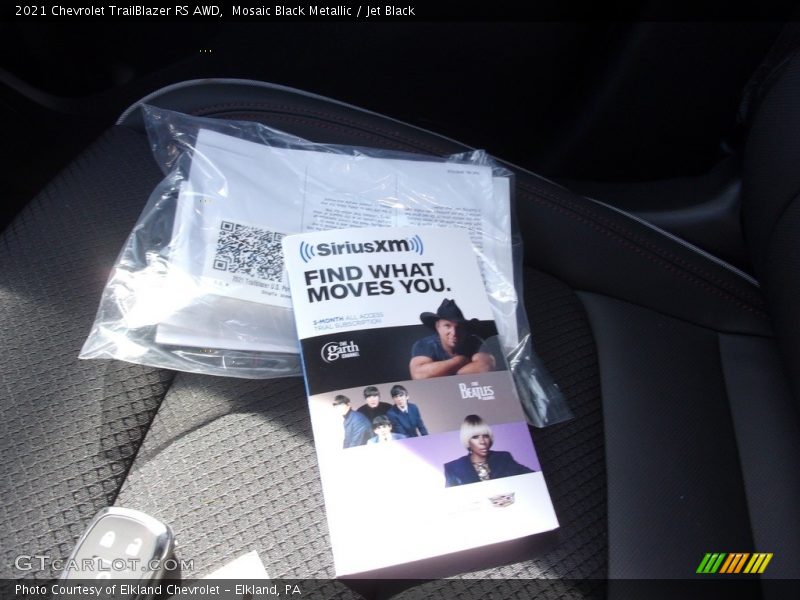 Mosaic Black Metallic / Jet Black 2021 Chevrolet TrailBlazer RS AWD