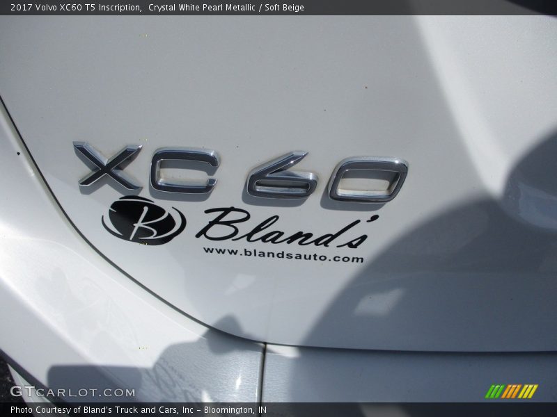 Crystal White Pearl Metallic / Soft Beige 2017 Volvo XC60 T5 Inscription