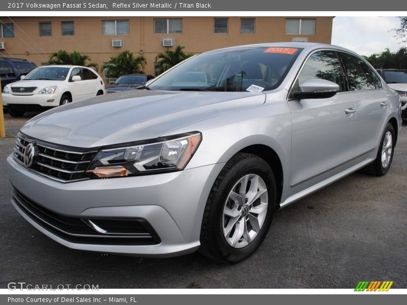 Reflex Silver Metallic / Titan Black 2017 Volkswagen Passat S Sedan