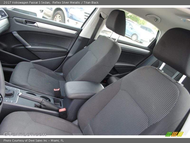 Reflex Silver Metallic / Titan Black 2017 Volkswagen Passat S Sedan