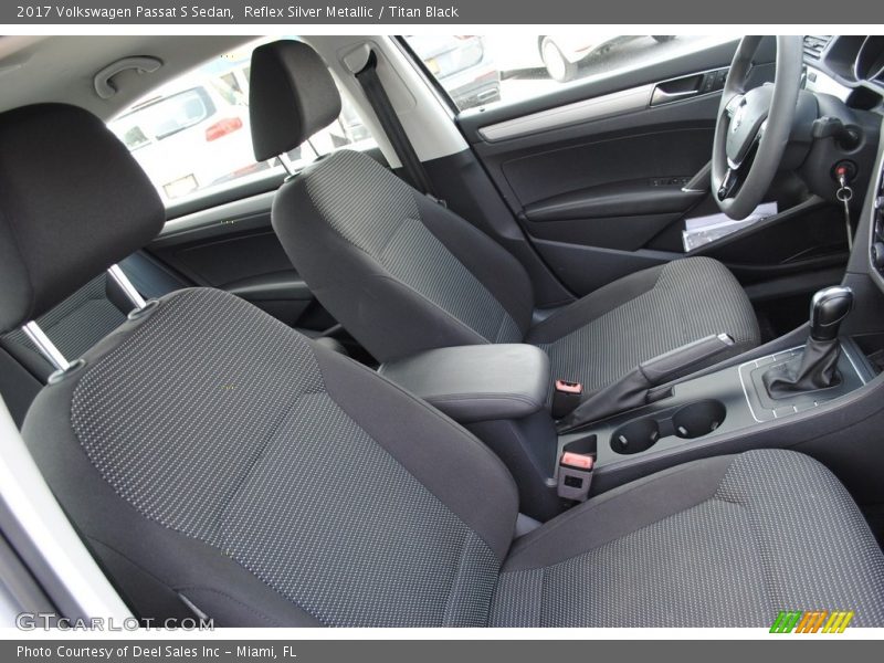 Reflex Silver Metallic / Titan Black 2017 Volkswagen Passat S Sedan