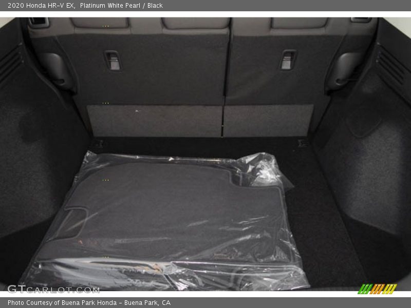Platinum White Pearl / Black 2020 Honda HR-V EX