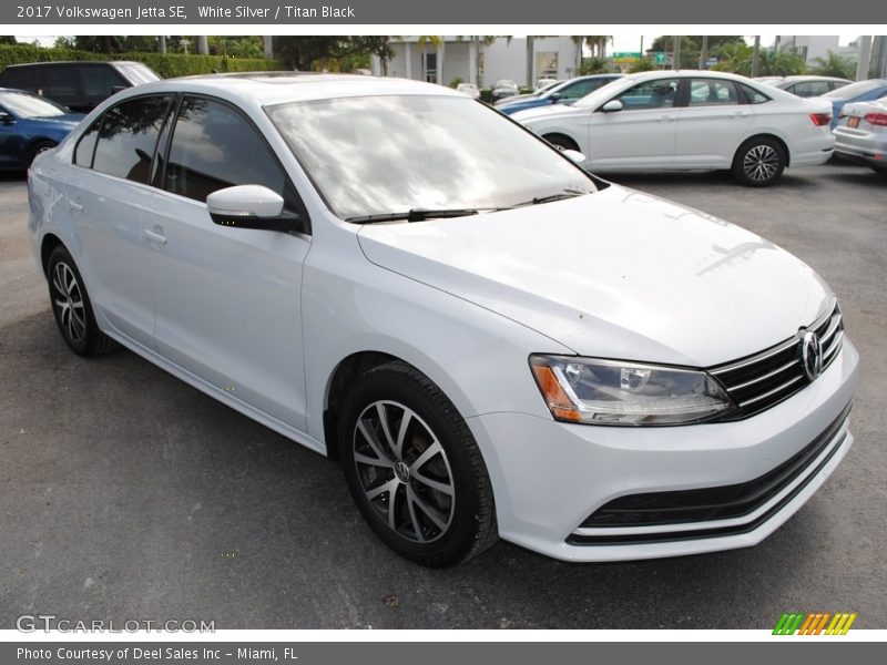 White Silver / Titan Black 2017 Volkswagen Jetta SE