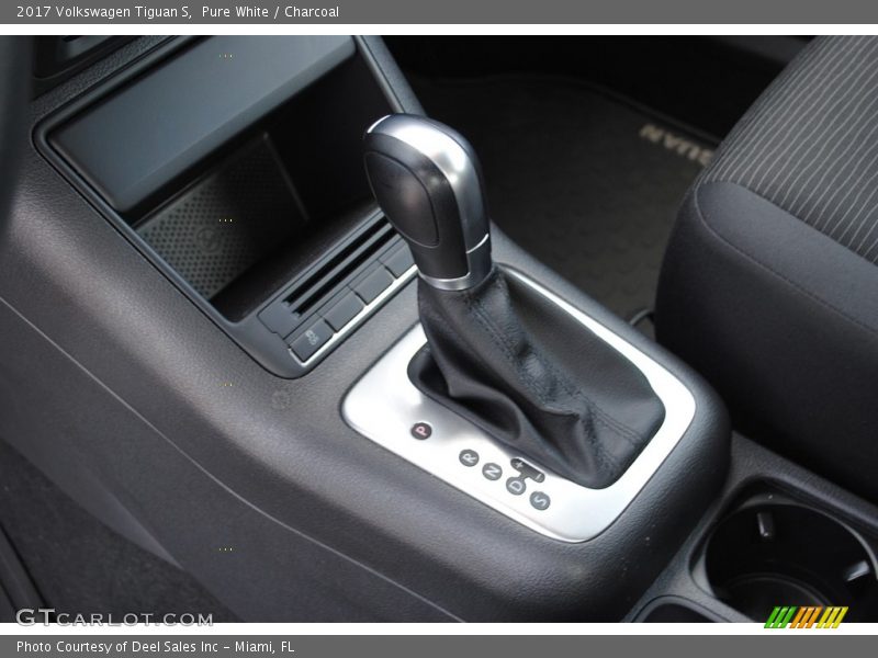 Pure White / Charcoal 2017 Volkswagen Tiguan S