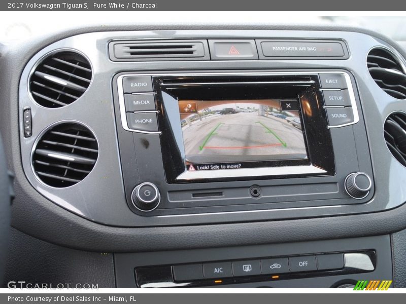 Pure White / Charcoal 2017 Volkswagen Tiguan S