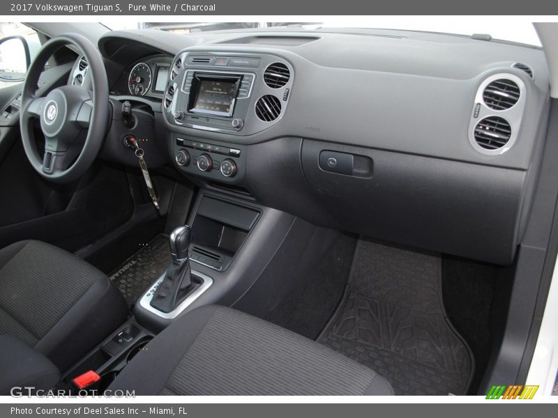 Pure White / Charcoal 2017 Volkswagen Tiguan S