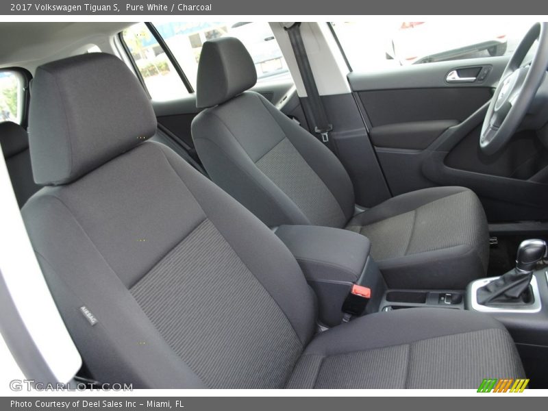 Pure White / Charcoal 2017 Volkswagen Tiguan S