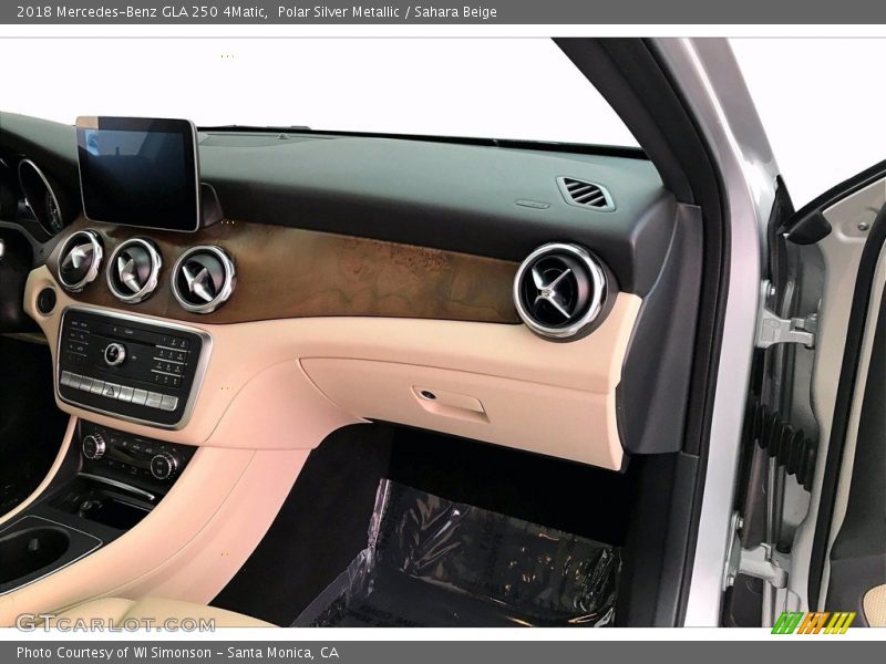 Polar Silver Metallic / Sahara Beige 2018 Mercedes-Benz GLA 250 4Matic