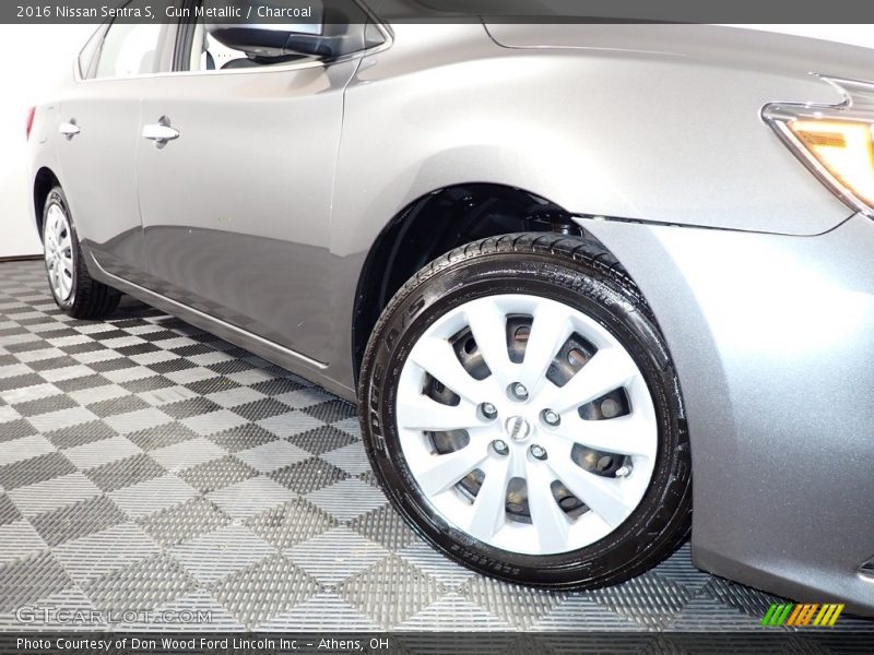 Gun Metallic / Charcoal 2016 Nissan Sentra S