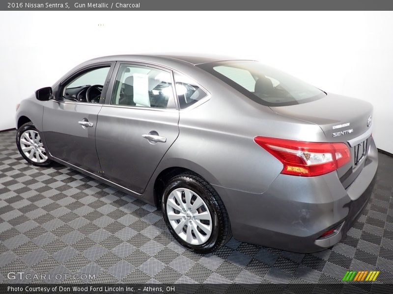Gun Metallic / Charcoal 2016 Nissan Sentra S