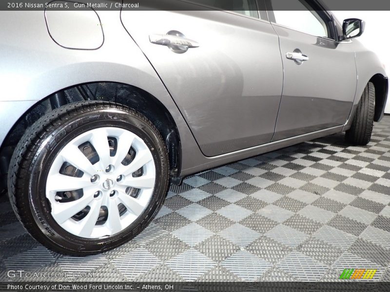 Gun Metallic / Charcoal 2016 Nissan Sentra S
