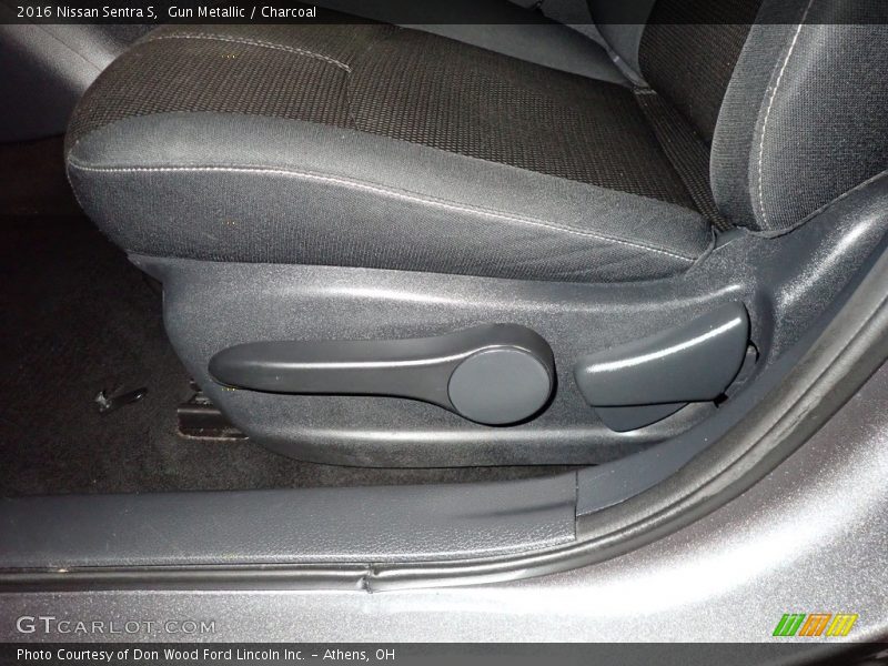 Gun Metallic / Charcoal 2016 Nissan Sentra S