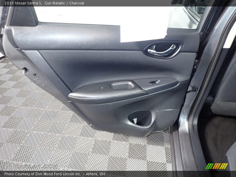 Gun Metallic / Charcoal 2016 Nissan Sentra S