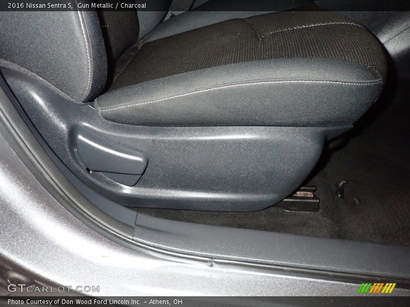 Gun Metallic / Charcoal 2016 Nissan Sentra S