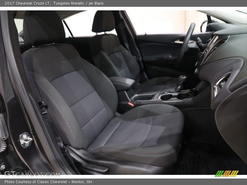 Tungsten Metallic / Jet Black 2017 Chevrolet Cruze LT