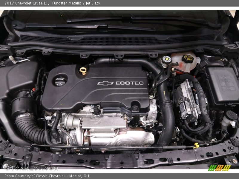 Tungsten Metallic / Jet Black 2017 Chevrolet Cruze LT