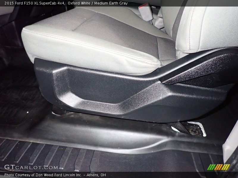 Oxford White / Medium Earth Gray 2015 Ford F150 XL SuperCab 4x4
