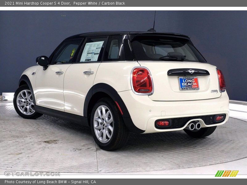 Pepper White / Carbon Black 2021 Mini Hardtop Cooper S 4 Door