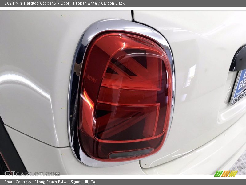 Pepper White / Carbon Black 2021 Mini Hardtop Cooper S 4 Door