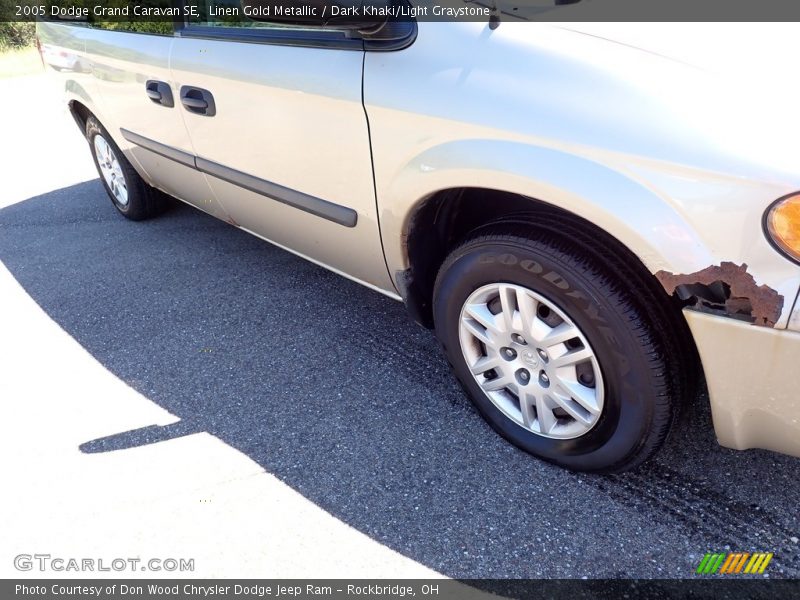Linen Gold Metallic / Dark Khaki/Light Graystone 2005 Dodge Grand Caravan SE