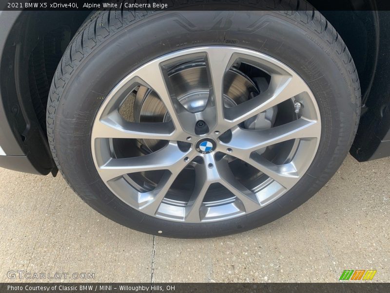 Alpine White / Canberra Beige 2021 BMW X5 xDrive40i