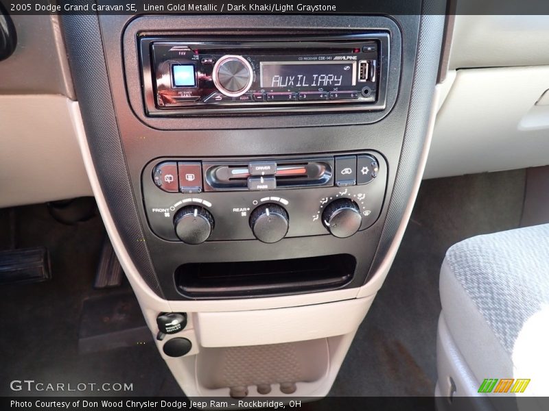 Linen Gold Metallic / Dark Khaki/Light Graystone 2005 Dodge Grand Caravan SE