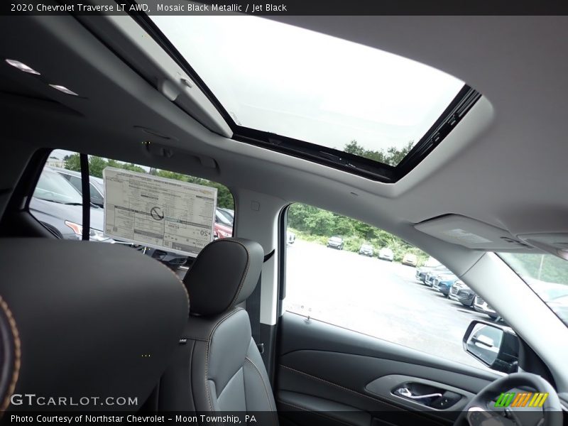 Mosaic Black Metallic / Jet Black 2020 Chevrolet Traverse LT AWD