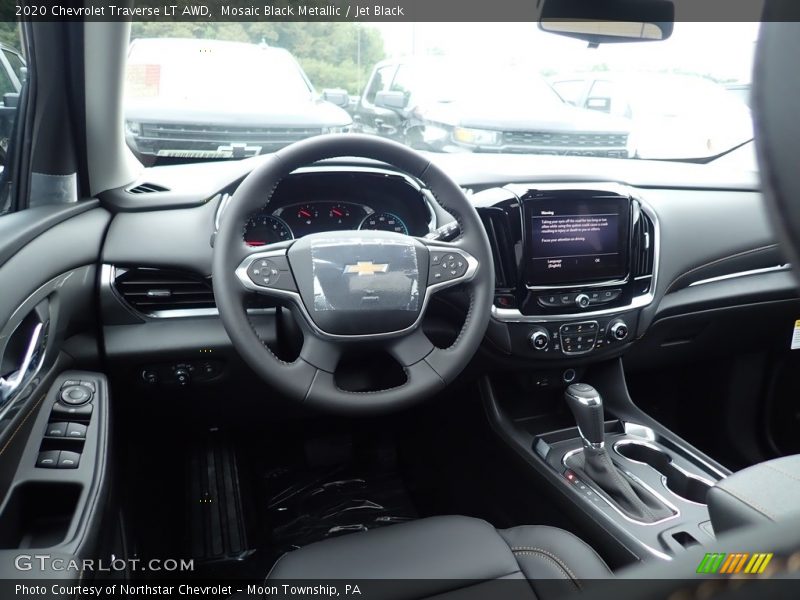 Mosaic Black Metallic / Jet Black 2020 Chevrolet Traverse LT AWD