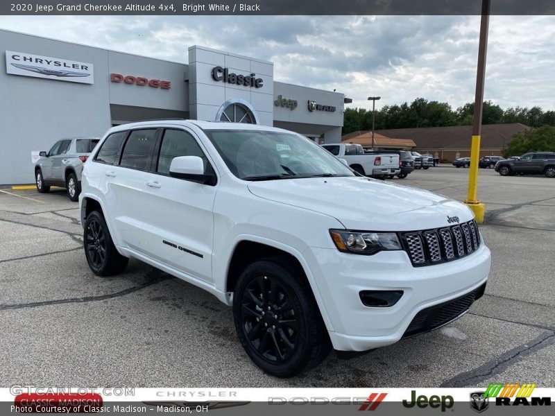 Bright White / Black 2020 Jeep Grand Cherokee Altitude 4x4
