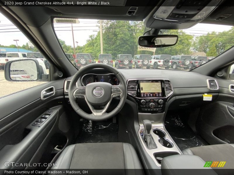 Bright White / Black 2020 Jeep Grand Cherokee Altitude 4x4
