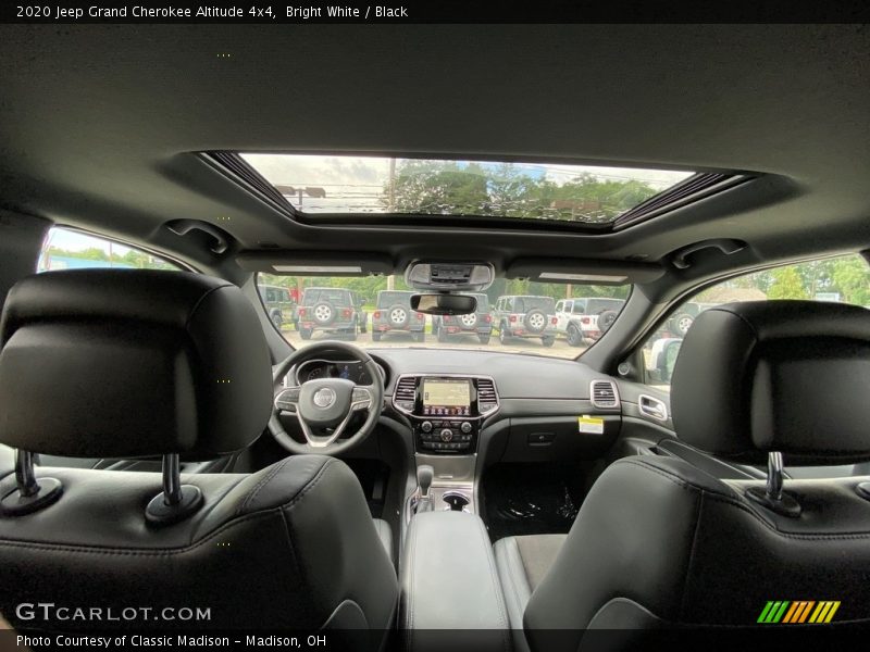 Bright White / Black 2020 Jeep Grand Cherokee Altitude 4x4