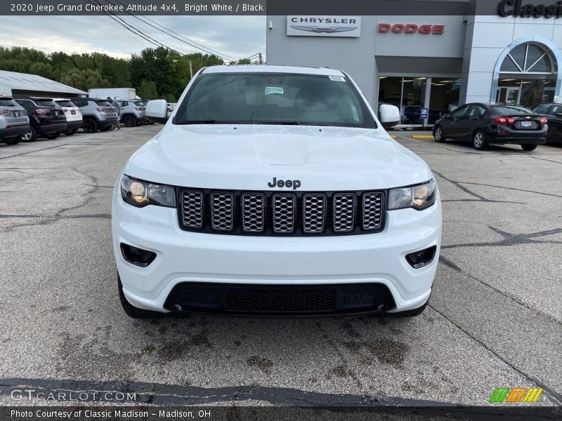 Bright White / Black 2020 Jeep Grand Cherokee Altitude 4x4
