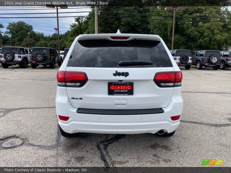 Bright White / Black 2020 Jeep Grand Cherokee Altitude 4x4