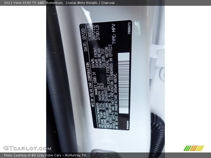 Crystal White Metallic / Charcoal 2021 Volvo XC60 T5 AWD Momentum
