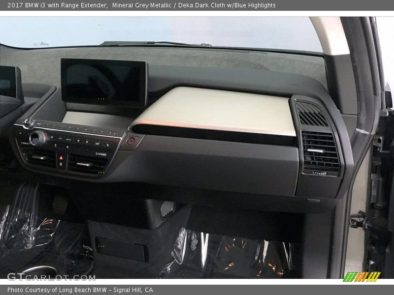Mineral Grey Metallic / Deka Dark Cloth w/Blue Highlights 2017 BMW i3 with Range Extender