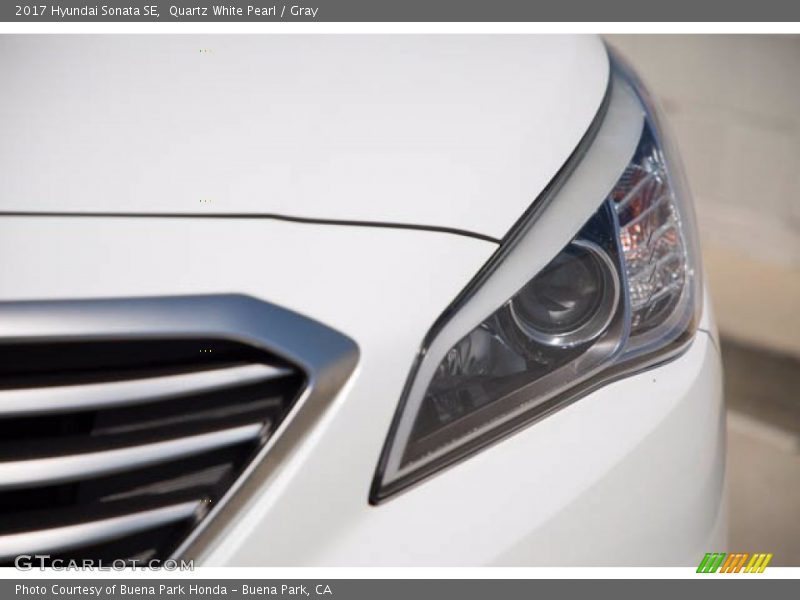 Quartz White Pearl / Gray 2017 Hyundai Sonata SE