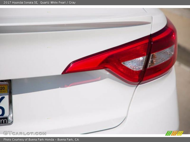 Quartz White Pearl / Gray 2017 Hyundai Sonata SE